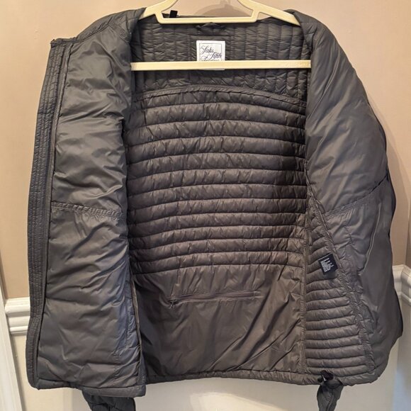 SAKS FIFTH AVENUE Men's PUFFER JACKET Size M in color Anthracite Gray - Picture 4 of 4